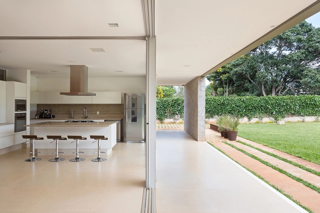 Casa LK / Estúdio MRGB - Casas