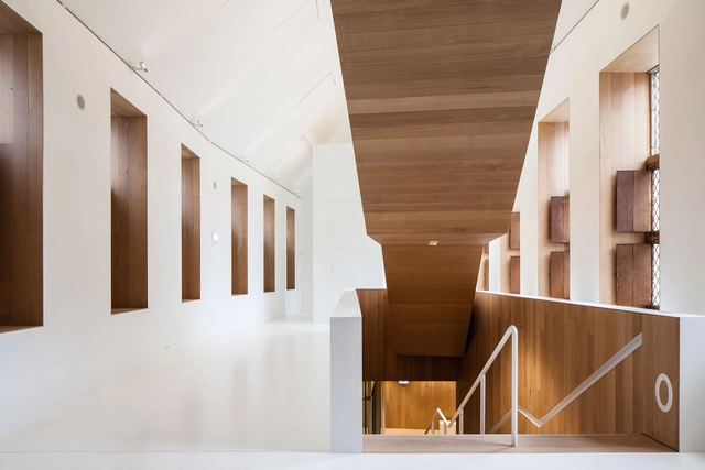 Renewal ‘Stedelijk Museum Hof van Busleyden’  / dmvA Architecten + Hlc.r architect - Renovation, Facade, Arch, Handrail