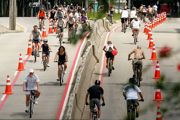40 mil vagas de estacionamento deixarão de existir para dar lugar a ciclovias em São Paulo - Imagem de Destaque