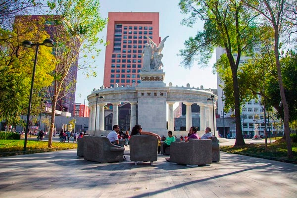 Intervención urbana en la Alameda Central: Sala Pública / México - Imagen Principal