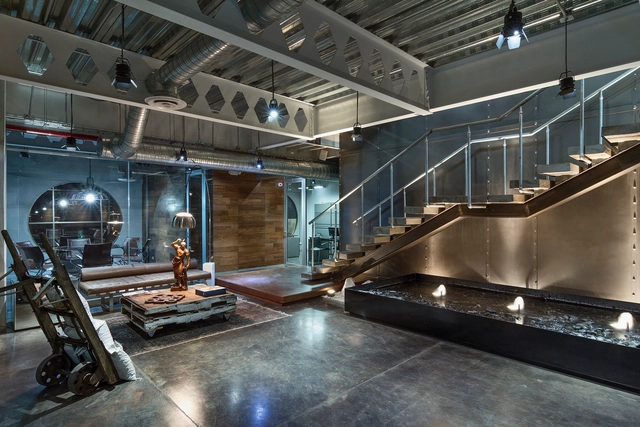 Corporativo y Planta Fun Fruit México / Estudio Adán Cárabes - Fábrica, Escaleras, Fijación Vigas, Barandas
