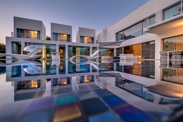 The Cubes House  / Néstor Sandbank  - Casas, Fachada, Barandas, Sillas