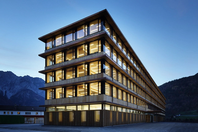 Por que edifícios de madeira estão em ascensão? Uma entrevista com a especialista em estruturas de madeira da Perkins+Will - Imagem de Destaque