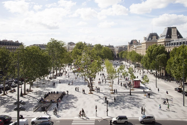 Arquitectura y Paisaje: la mayor plaza peatonal de París convertida en un centro de intercambio y movimiento - Paisaje Y Arquitectura