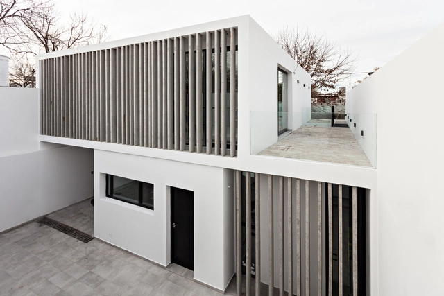 Casa Bazan / SMF Arquitectos - Casas, Fachada, Barandas