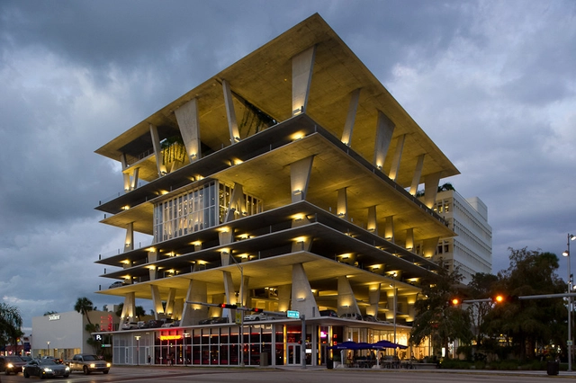 From Facades to Floor Plates & Form: The Evolution of Herzog & de Meuron - Featured Image