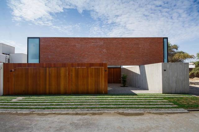 Casa LB Piura  / Riofrio+Rodrigo Arquitectos - Casas
