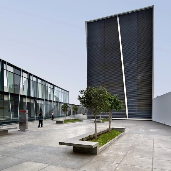 Centro de Atención Integral MAPFRE / TSM Asociados - Edificios De Salud