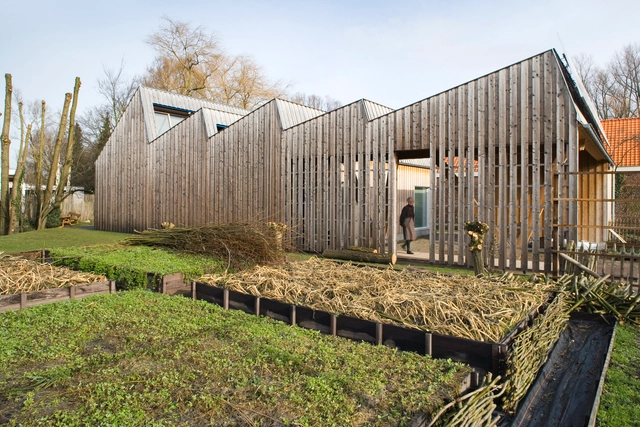 Vivienda Solar Pasiva / HUB - Casas
