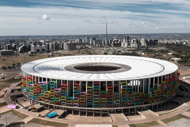 Proyecto "Casa Futebol" propone la re apropiación residencial de los estadios de Brasil 2014 - Imagen Principal