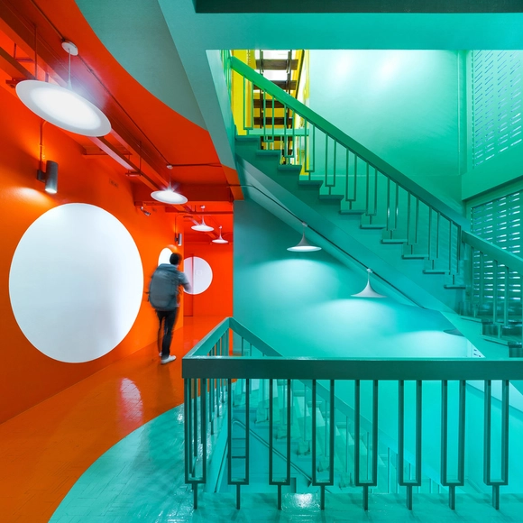 Yim Huai Khwang Hostel / Supermachine Studio - Renovación