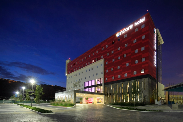 Hotel Ramada Encore Guadalajara  / Echauri Morales Arquitectos - Hoteles, Fachada