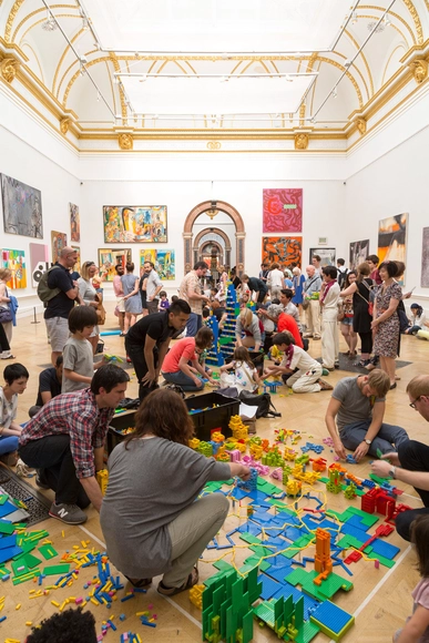 Arte y Arquitectura: Zaha Hadid construye una ciudad de LEGO® para el Festival de Arquitectura de Londres - Imagen Principal
