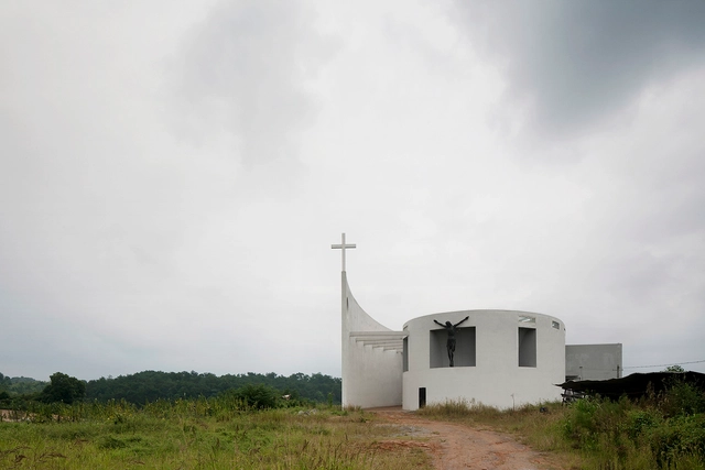 Iglesia católica en Qichun / Leekostudio - Remodelaciones