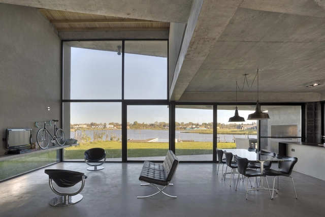 Casa en Barrio Privado San Marco / Ruben Valdemarin - Casas, Fachada, Mesas, Sillas