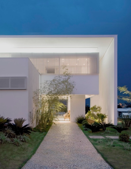 Residência João Ferreira / Paulo Henrique Paranhos - Casas