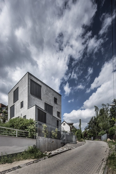 Casa familiar en Dlhé Diely I / Plusminusarchitects - Casas