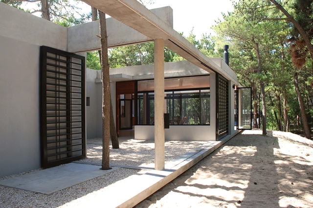 Casa Curucura / Unoencinco Arquitectos - Casas, Fachada, Puerta, Fijación Vigas