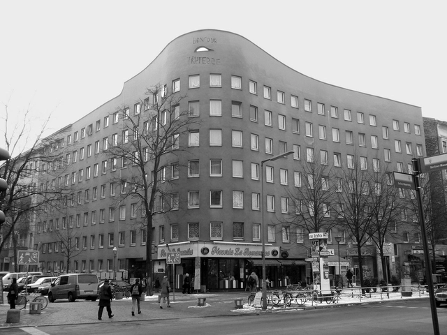 Clássicos da Arquitetura: Wohnhaus Schlesisches Tor (Bonjour Tristesse) / Álvaro Siza Vieira + Peter Brinkert - Habitação De Interesse Social