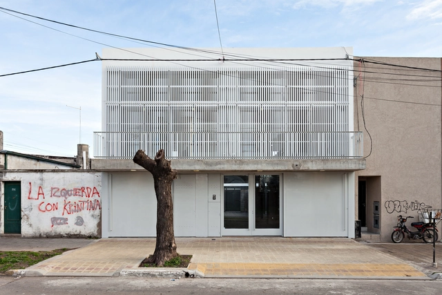 Viviendas Tolousse 4 viviendas con Patio / SMF Arquitectos - Vivienda Colectiva, Fachada, Puerta