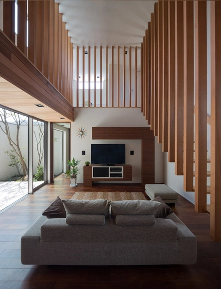 M4 House / Architect Show - Houses, Beam, Facade, Stairs, Table