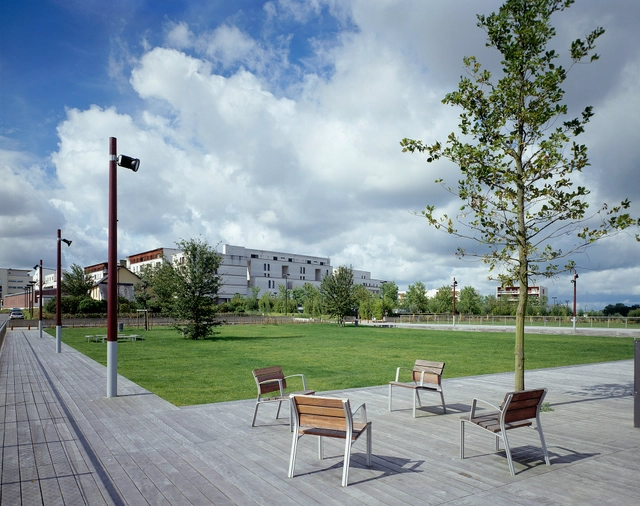 Paisaje y Arquitectura: Parque Ecológico de St Jacques, protección y desarrollo de ecosistemas por Atelier des Paysages Bruel-Delmar  - Sustentabilidad