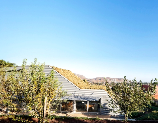 Casa em Ladera / Virgilio Gutiérrez Herreros - Casas