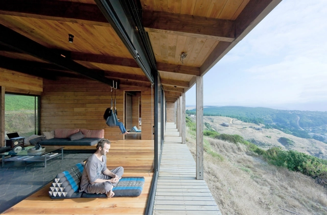 Yoga House / WMR Arquitectos - Houses, Deck, Beam, Stairs, Handrail, Facade