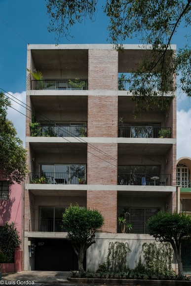 López Cotilla 857 / Taller Capital - Apartamentos, Fachada, Balcón