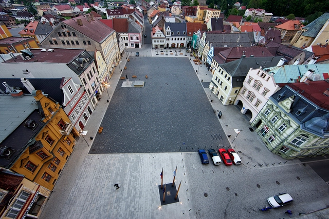 Reconstrución de una plaza en Frydlant / Balda Jand'ourek architects - Renovación