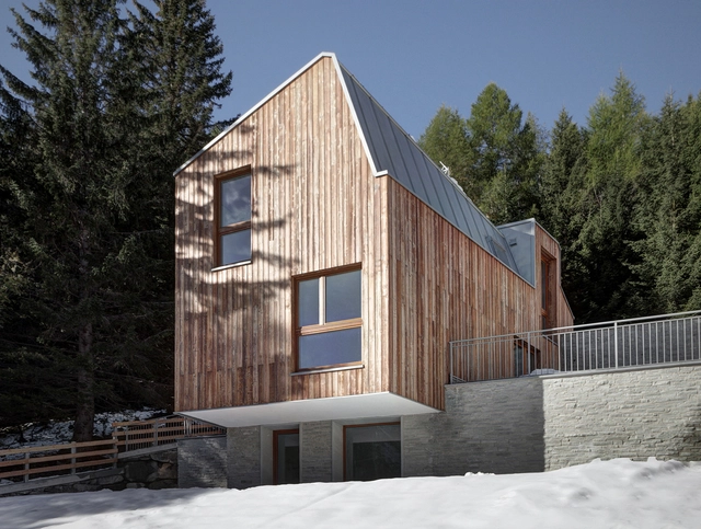 Casa FM / ES.arch + Consalez Rossi Architetti Associati - Ampliación