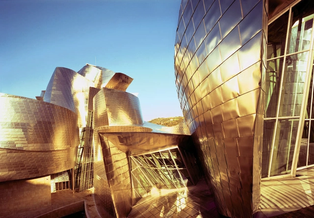 Gehry on Art, Curvy Walls and "Jumping Off the Cliff" - Featured Image