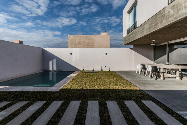 Casa Sebastian Patiño / Adolfo Mondejar Estudio de Arquitectos - Casas, Patio interior, Fachada