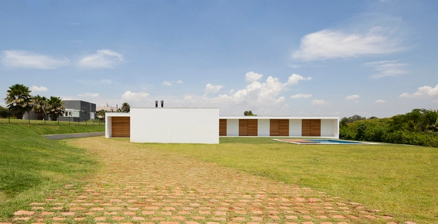 Casa en Salto / AMZ Arquitetos - Casas