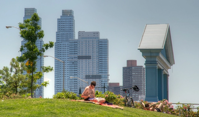 What Are the Best Things About Life in the City? - Featured Image