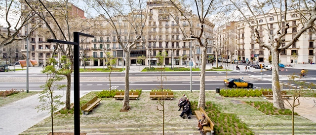 Paisaje y Arquitectura: Remodelación del Paseo de St Joan, un nuevo corredor verde urbano por Lola Domènech - Paisaje Y Arquitectura