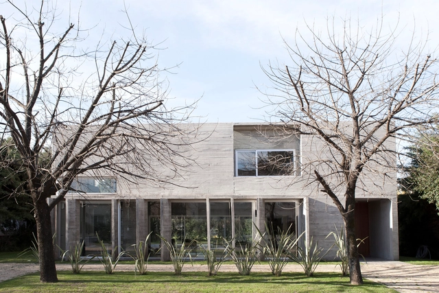 Casa Torcuato / BAK arquitectos - Casas