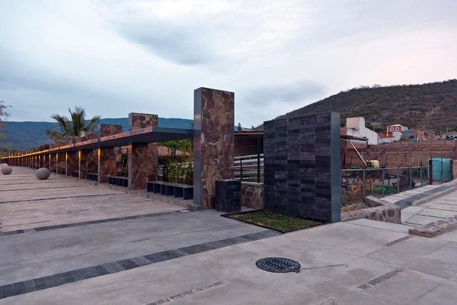 Malecón Cuexcomatitlán / Agraz Arquitectos S.C. - Espacio Público, Fachada