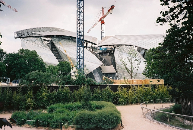 Frank Gehry's "Haute Couture" Art Gallery for the Fondation Louis Vuitton - Featured Image