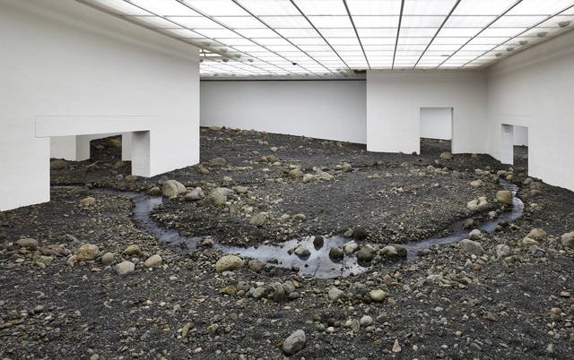 Arte y Arquitectura: Olafur Eliasson crea un río de interior en Dinamarca - Imagen Principal