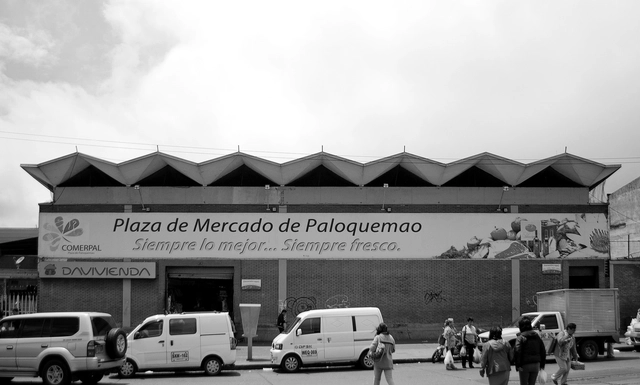 Clásicos de Arquitectura: Plaza de Mercado de Paloquemao / Dicken Castro, Jacques Mosseri - Mercado