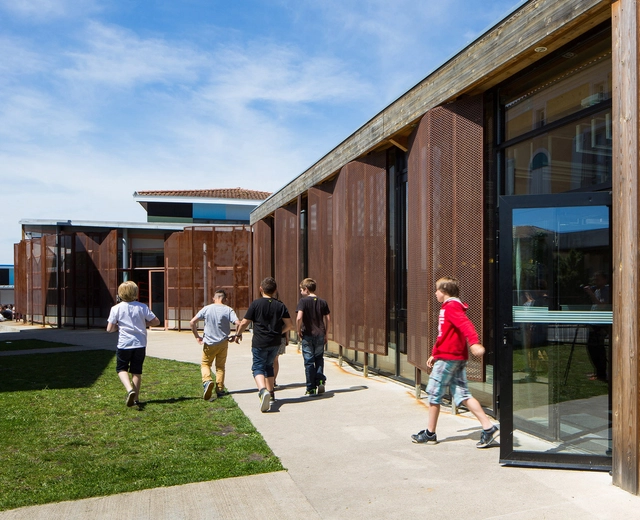 Renovación de la Escuela Serge Baranx / Pierre Marsan - Remodelaciones