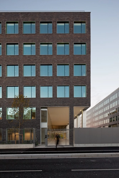 Offices Business Incubato / bureau faceB - Office Buildings, Facade
