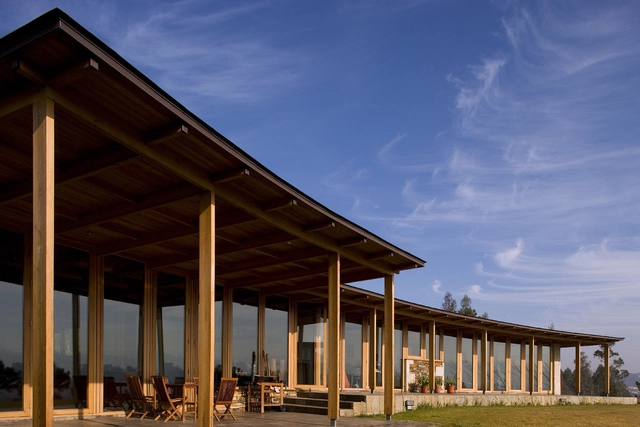 Casa Avenal / Carlos Castanheira - Houses