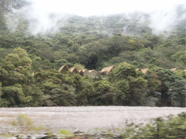 Mención Honrosa en concurso de ideas para futuras intervenciones en Machu Picchu / Perú - Centro De Investigación