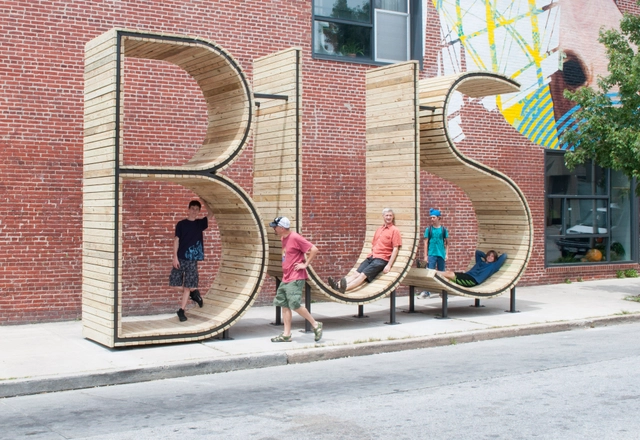 Intervención Urbana: BUS Stop, escultura que funciona como parada de autobús  - Arte Y Arquitectura