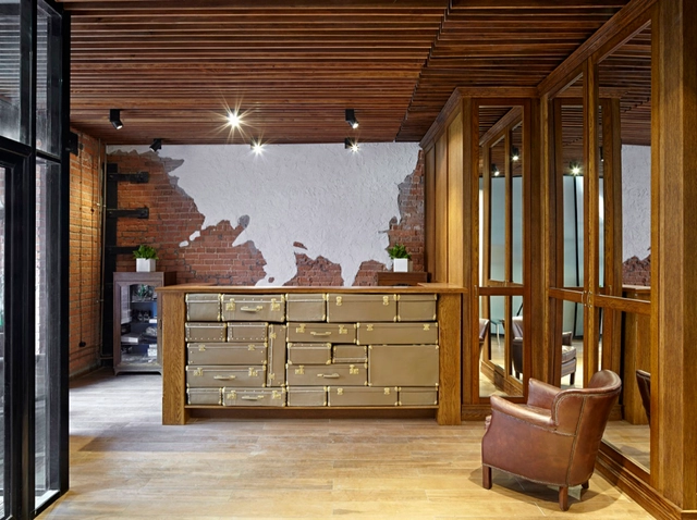 ProfMedia Management / UNK project - Offices Interiors, Beam, Facade, Door