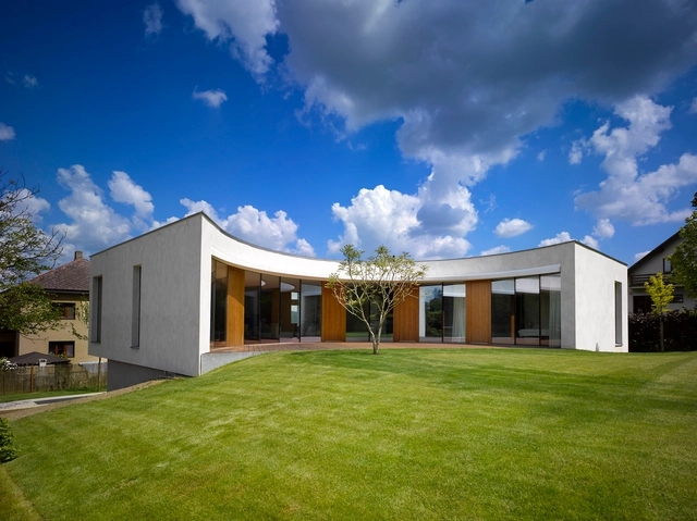 Family House Revnice / JRA Jarousek.Rochova.Architekti - Houses