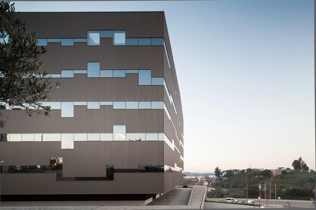 Private Hospital Terra Quente / Pitagoras Group - Hospital , Facade