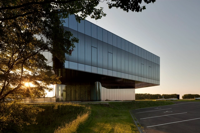 Regiocentrale Zuid / Wiel Arets Architects - Edificio De Oficinas